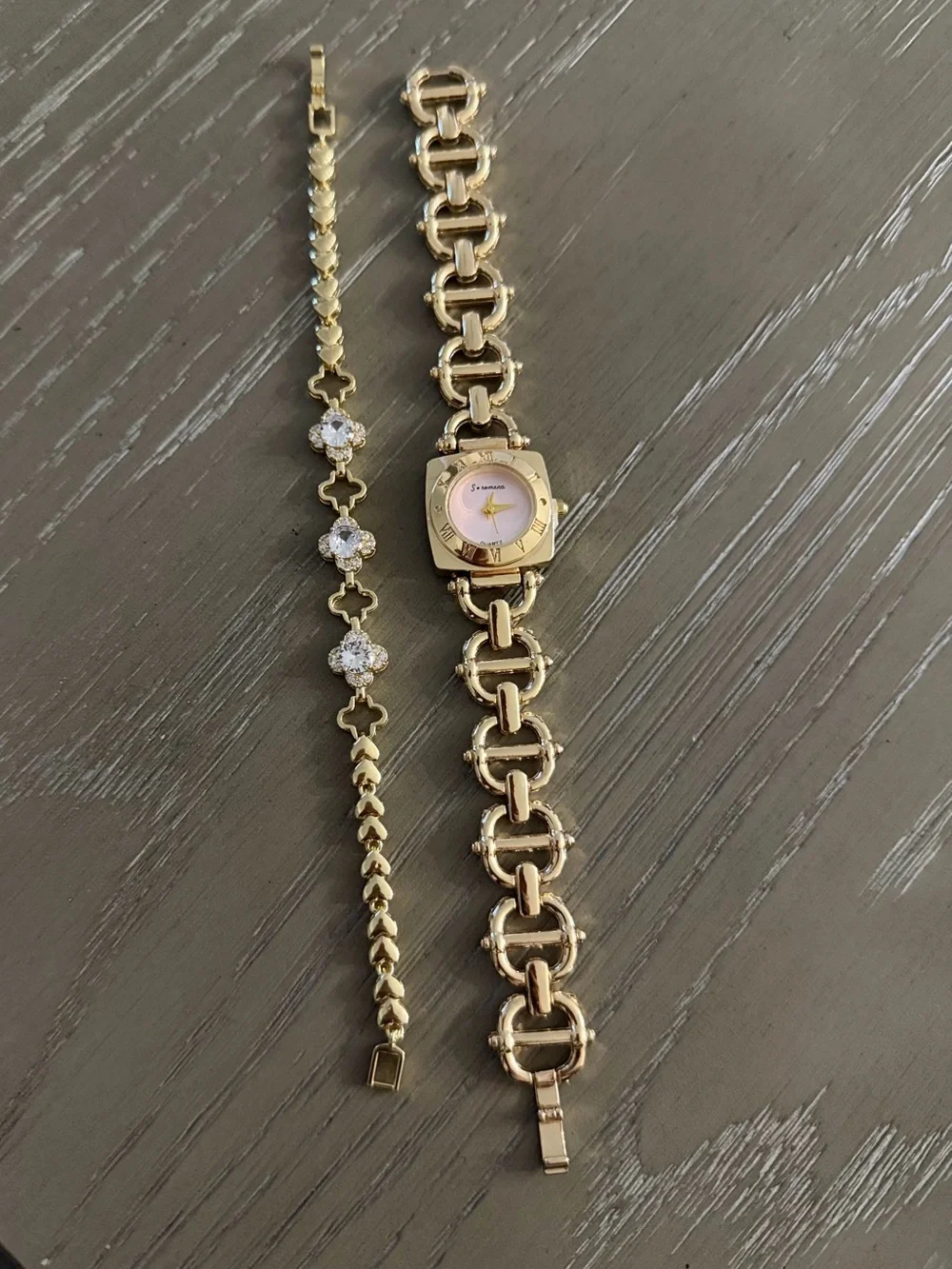 ✨Fashion Jewelry✨ Gold Tone Women's Bracelet Watch with Pink Dial
